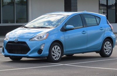 Toyota превратит Prius в семейный микровэн