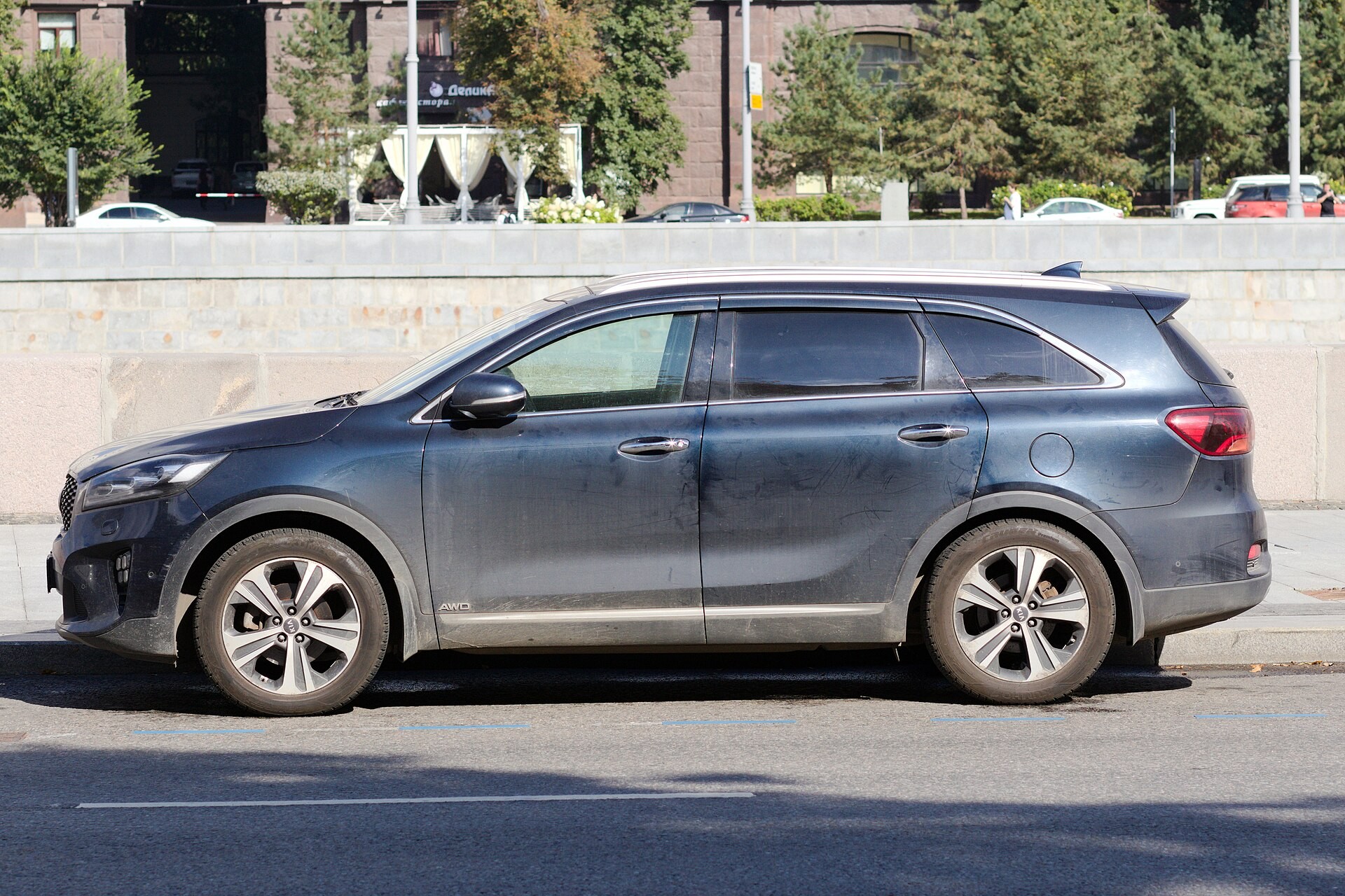 Kia Motors выделила сервису Uber 30 кроссоверов Seltos для бесплатных трансферов (видео)